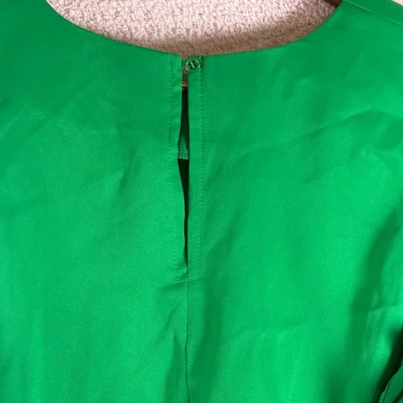 GLAM Ruffled Crew Neck Blouse Flutter Sleeve Chic Emerald Green Boutique NWT - Picture 6 of 7